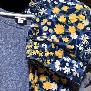 Large Lularoe Carly Dress & size TC leggings outfi